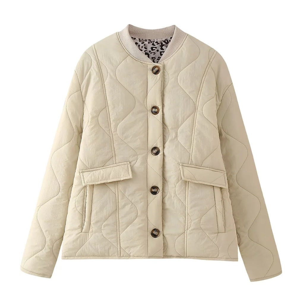 Chaqueta Acolchada Corta para Mujer | Guateada con Botones y Forro de Leopardo