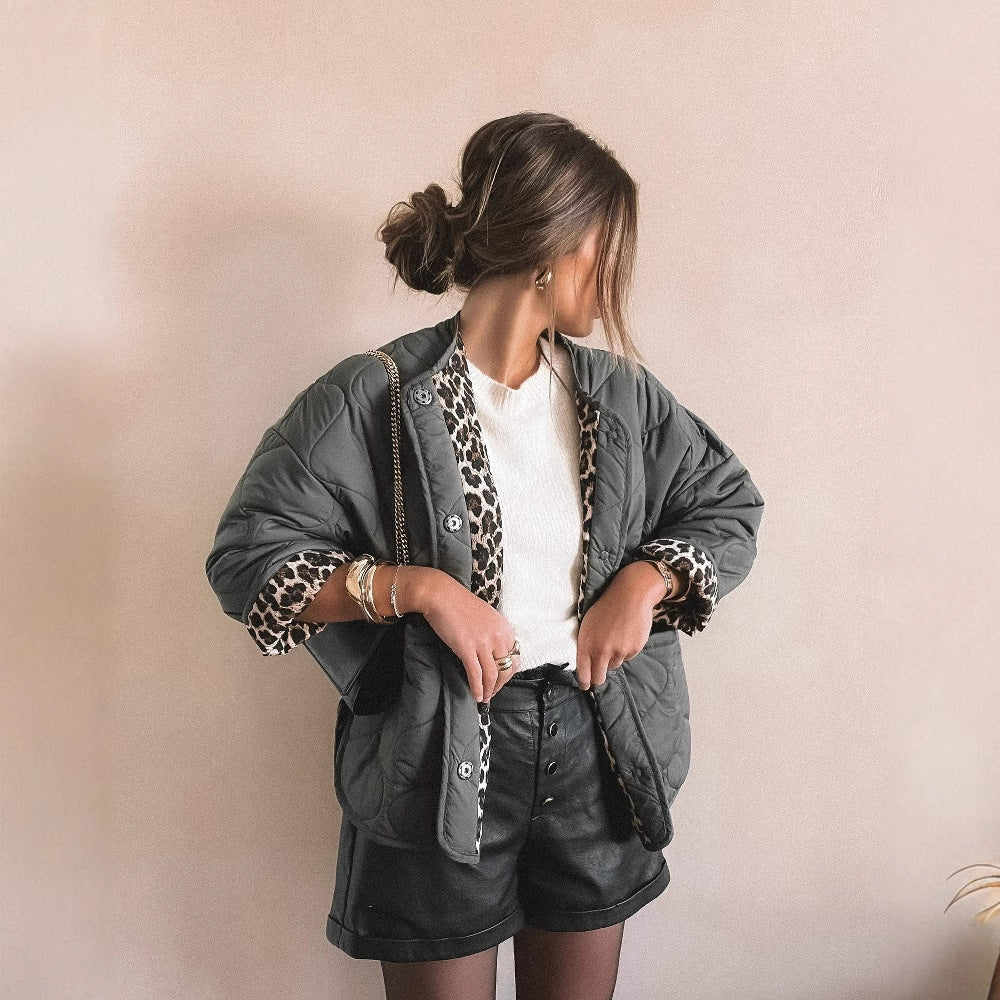 Chaqueta Acolchada Corta para Mujer | Guateada con Botones y Forro de Leopardo