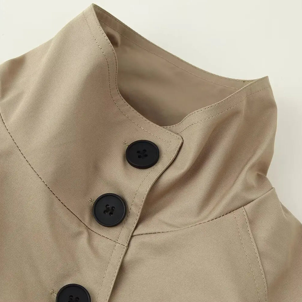 Gabardina Corta Cruzada | Cuello Alto y Cinturón