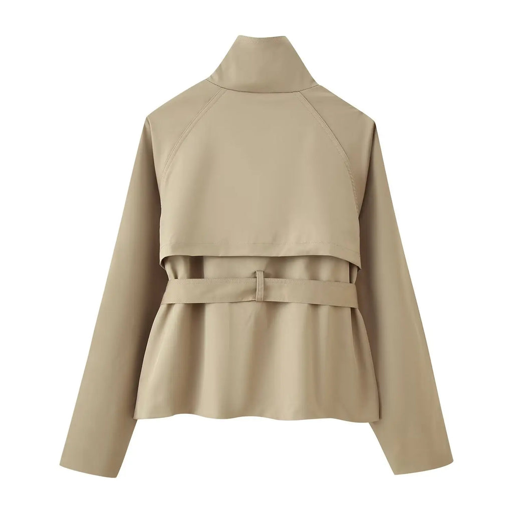Gabardina Corta Cruzada | Cuello Alto y Cinturón