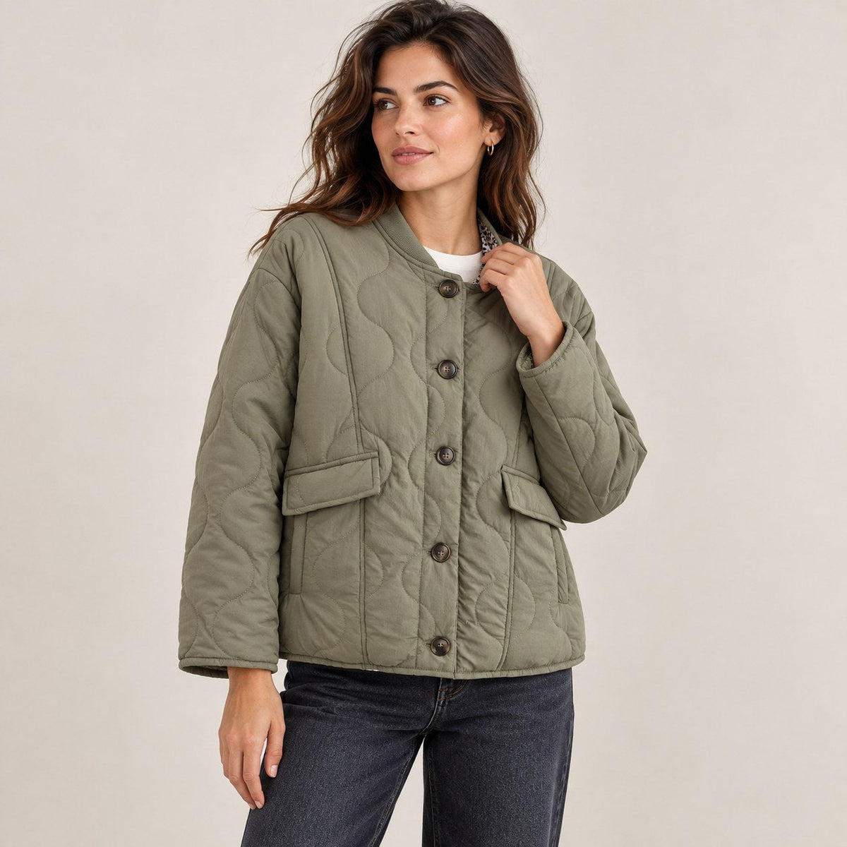 Chaqueta Acolchada Corta para Mujer | Guateada con Botones y Forro de Leopardo